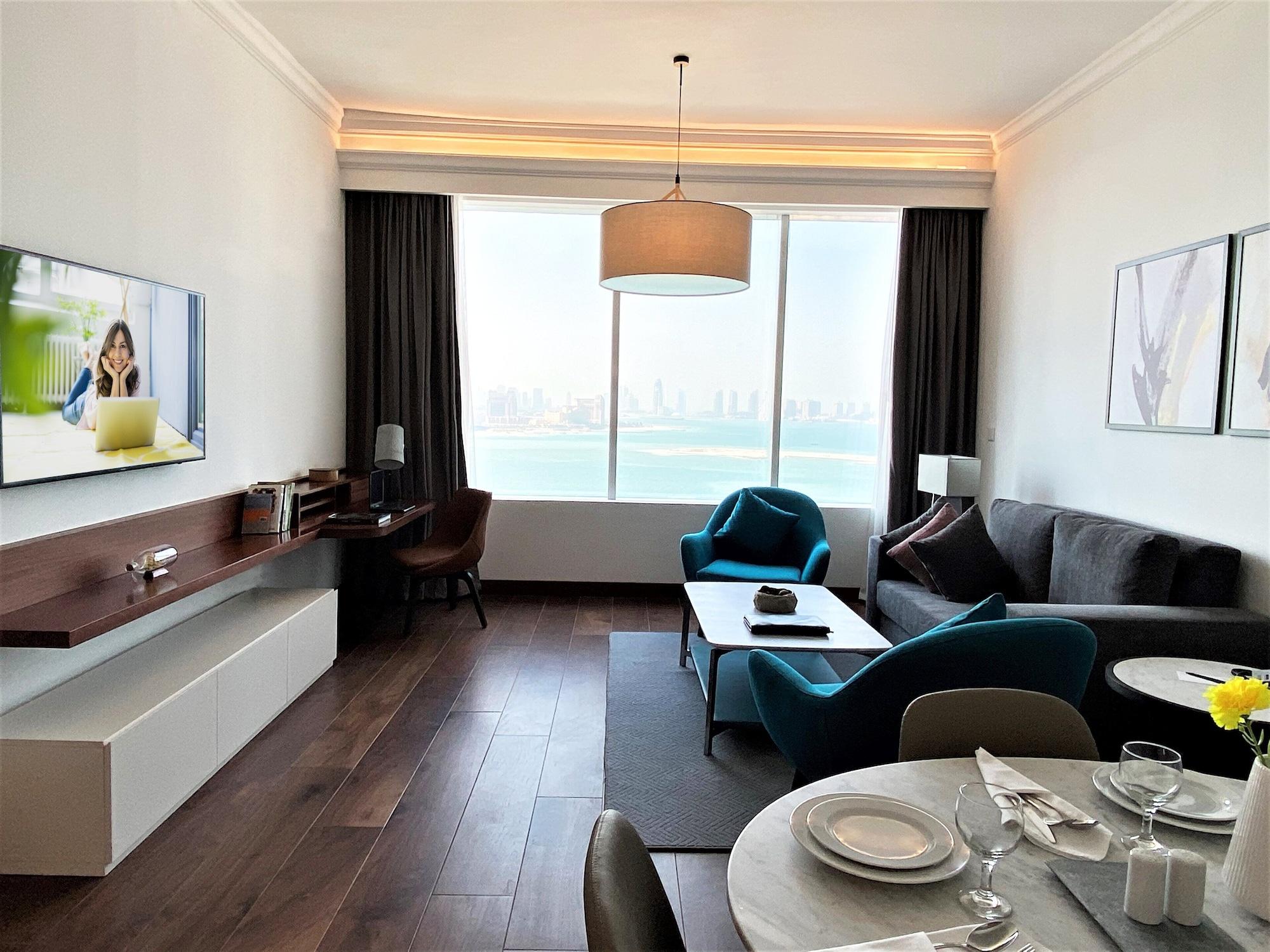 Somerset West Bay Doha Luaran gambar Living room