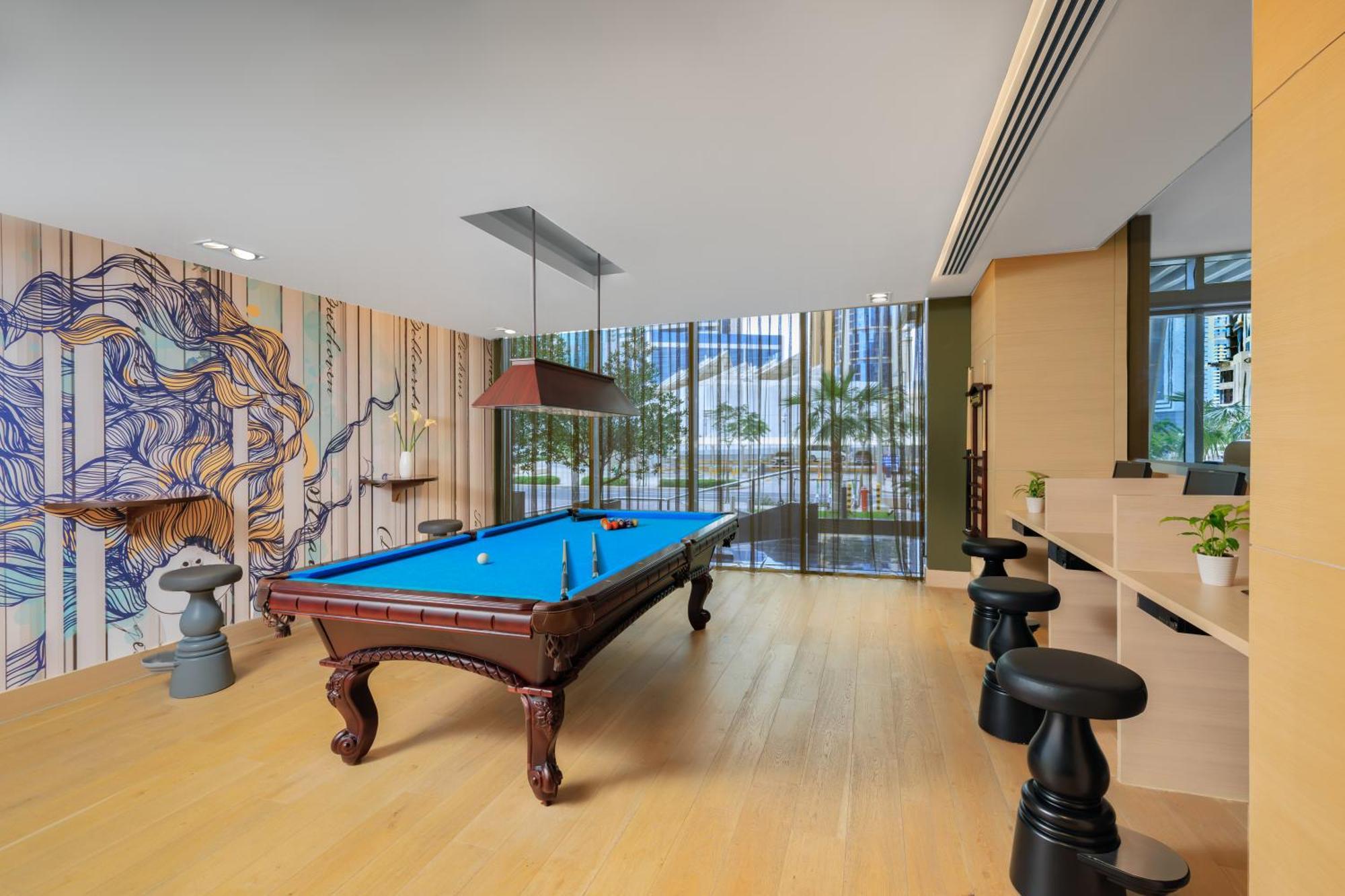 Somerset West Bay Doha Luaran gambar The Billiard Room
